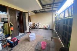 Rumah Modern Cantik 5 KT Bisa Langsung Pindah di Rungkut Rumah Modern Cantik 5 KT Bisa Langsung Pindah di Rungkut