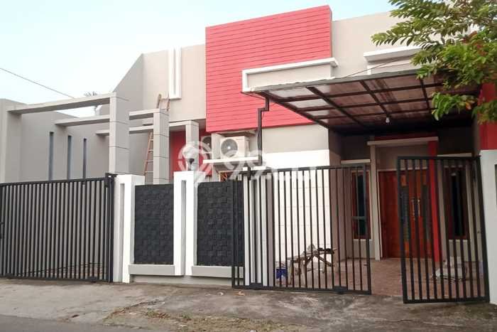 Rumah Strategis Kamal, Bangkalan, LT 160m2m² LB 124m2m² Rumah Strategis Kamal, Bangkalan, LT 160m2m² LB 124m2m²