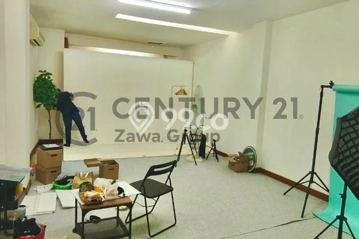 Ruko Disewa di Jakarta Barat dengan LB 84m2 Area Komersial Ramai Ruko Disewa di Jakarta Barat dengan LB 84m2 Area Komersial Ramai