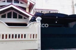Rumah Elit Modern Tanpa Renovasi di Setiabudi Jakarta Selatan Rumah Elit Modern Tanpa Renovasi di Setiabudi Jakarta Selatan