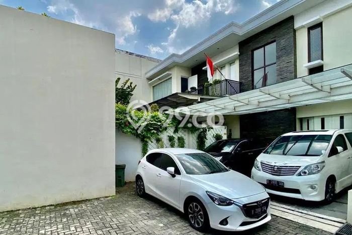 For Sale! Luxury House LT 500m2 Desain Elegan di Mampang For Sale! Luxury House LT 500m2 Desain Elegan di Mampang
