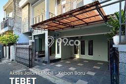 For Sale Rumah 5 Kamar Lokasi Ideal Bagus dan Strategis di Tebet For Sale Rumah 5 Kamar Lokasi Ideal Bagus dan Strategis di Tebet