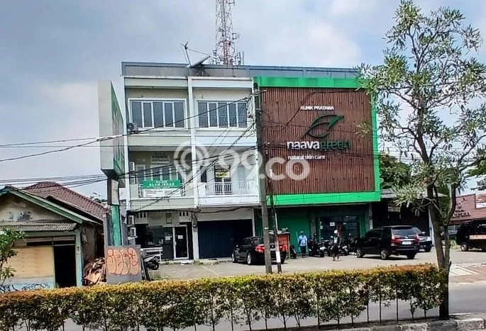 Ruko disewakan di Cipondoh Tangerang dengan luas bangunan 180m2 Ruko disewakan di Cipondoh Tangerang dengan luas bangunan 180m2