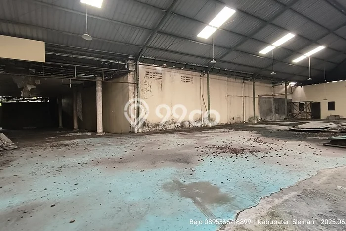 Gudang bagus disewakan di Sleman Sleman dengan LB 900m2 harga sewa terbaik Gudang bagus disewakan di Sleman Sleman dengan LB 900m2 harga sewa terbaik