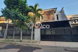 Disewakan! Rumah 5 Kamar Tidur &
4 Kamar Mandi di Darmo Permai, Surabaya Disewakan! Rumah 5 Kamar Tidur &
4 Kamar Mandi di Darmo Permai, Surabaya