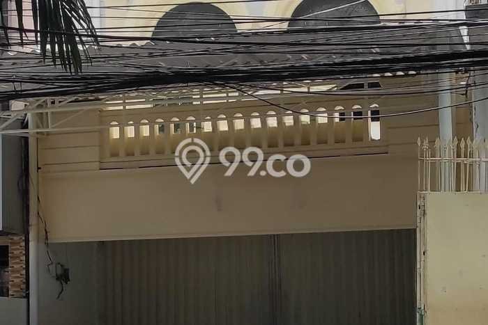 Ruko Disewa di Surabaya dengan LB 300m2 Area Komersial Ramai Ruko Disewa di Surabaya dengan LB 300m2 Area Komersial Ramai