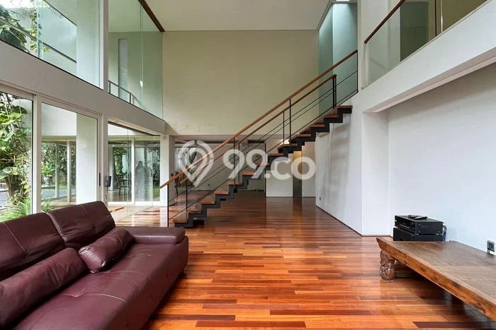 Disewakan Rumah Murah di Kemang Jakarta Selatan Punya 4 Kamar Tidur Disewakan Rumah Murah di Kemang Jakarta Selatan Punya 4 Kamar Tidur