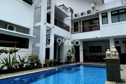 Hunian Elit LB 700m2 Siap Pakai Desain Elegan di Kemang, Jakarta Selatan Hunian Elit LB 700m2 Siap Pakai Desain Elegan di Kemang, Jakarta Selatan