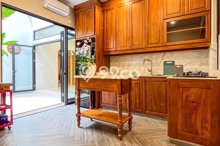Hunian Modern Disewakan 4 Kamar di Kebayoran Baru Boleh Nego Hunian Modern Disewakan 4 Kamar di Kebayoran Baru Boleh Nego