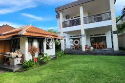 Rumah Mewah LB 350m2 Siap Pakai Desain Elegan di Jimbaran, Badung Rumah Mewah LB 350m2 Siap Pakai Desain Elegan di Jimbaran, Badung