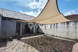 Rumah Elit LB 175m2 Siap Pakai Desain Elegan di Kerobokan, Badung Rumah Elit LB 175m2 Siap Pakai Desain Elegan di Kerobokan, Badung