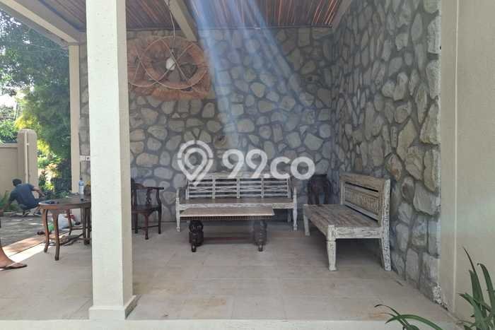 Dijual Vila di , Dimensi 305m2m², Lingkungan tenang untuk keluarga Dijual Vila di , Dimensi 305m2m², Lingkungan tenang untuk keluarga