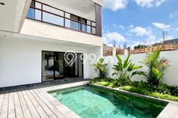 Dijual! Vila Kawasan , Dimensi 215m2m², Lokasi Strategis Dijual! Vila Kawasan , Dimensi 215m2m², Lokasi Strategis