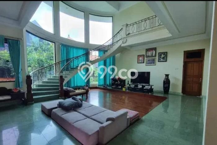 Rumah Elit LB 660m2 Siap Pakai Desain Elegan di Kesiman, Denpasar Rumah Elit LB 660m2 Siap Pakai Desain Elegan di Kesiman, Denpasar