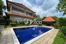 Vila di Kediri, Area 900m2m², Lokasi Premium Vila di Kediri, Area 900m2m², Lokasi Premium