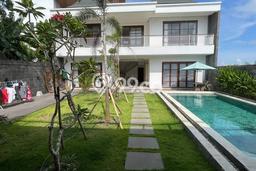 HARGA MENARIK! Vila di , Area 525m2m², Kawasan Tenang dan aman HARGA MENARIK! Vila di , Area 525m2m², Kawasan Tenang dan aman