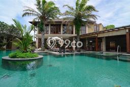 For Sale! Premium House LT 2100m2 Desain Modern di Seminyak For Sale! Premium House LT 2100m2 Desain Modern di Seminyak