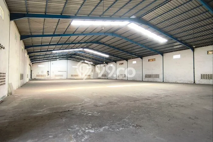 Gudang Disewa di Bandung dengan LB 1000m2 Area Komersial Ramai Gudang Disewa di Bandung dengan LB 1000m2 Area Komersial Ramai