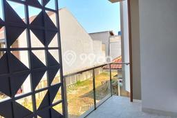 Hunian Mewah LB 263m2 Siap Pakai Desain Elegan di Singgasana, Bandung Hunian Mewah LB 263m2 Siap Pakai Desain Elegan di Singgasana, Bandung
