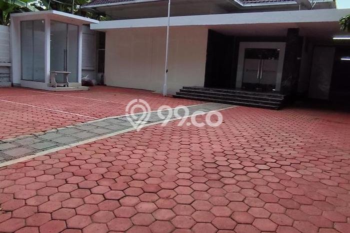 Disewakan Rumah Nyaman di Surabaya Harga Rp 800 Juta/ Tahun Disewakan Rumah Nyaman di Surabaya Harga Rp 800 Juta/ Tahun