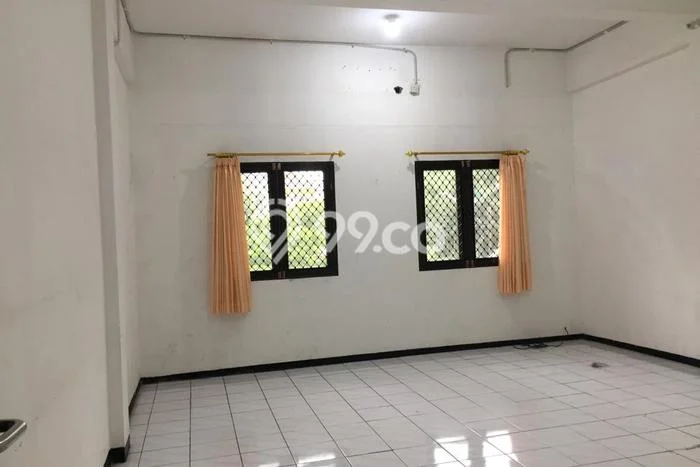 Ruko Disewa di Surabaya dengan LB 285m2 Area Komersial Ramai Ruko Disewa di Surabaya dengan LB 285m2 Area Komersial Ramai