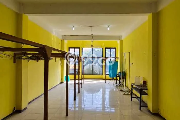 Disewakan Ruko di Pusat Kota Surabaya Ramai Strategis Disewakan Ruko di Pusat Kota Surabaya Ramai Strategis