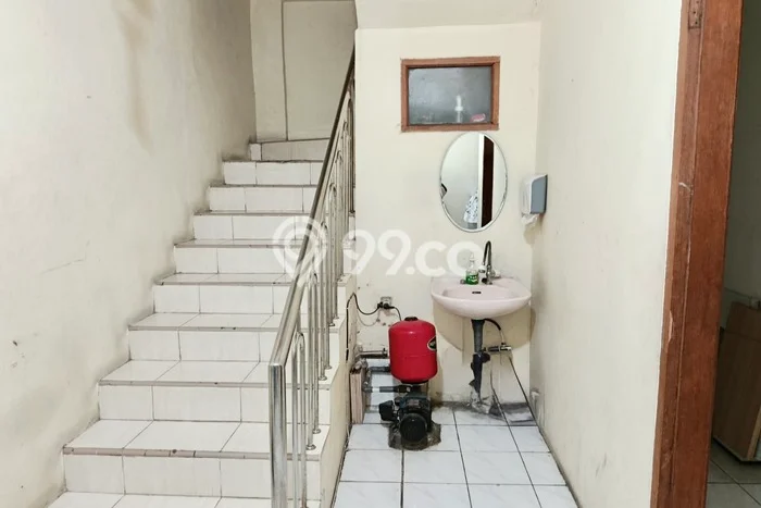 Untuk Dijual Ruko di Jelambar Jakarta Barat LT 93m2 / LB 330m2 Untuk Dijual Ruko di Jelambar Jakarta Barat LT 93m2 / LB 330m2