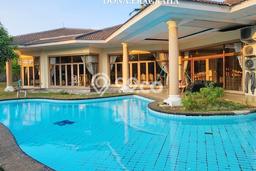 Hunian Mewah LB 500m2 Siap Huni Desain Elegan di Bintaro, Jakarta Selatan Hunian Mewah LB 500m2 Siap Huni Desain Elegan di Bintaro, Jakarta Selatan