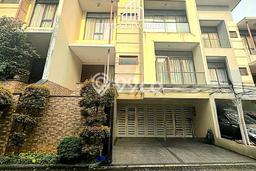 Rumah Elit Modern Tanpa Renovasi di Lebak Bulus Jakarta Selatan Rumah Elit Modern Tanpa Renovasi di Lebak Bulus Jakarta Selatan
