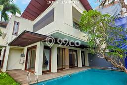 Rumah Mewah LB 688m2 Siap Pakai Desain Elegan di Pondok Indah, Jakarta Selatan Rumah Mewah LB 688m2 Siap Pakai Desain Elegan di Pondok Indah, Jakarta Selatan
