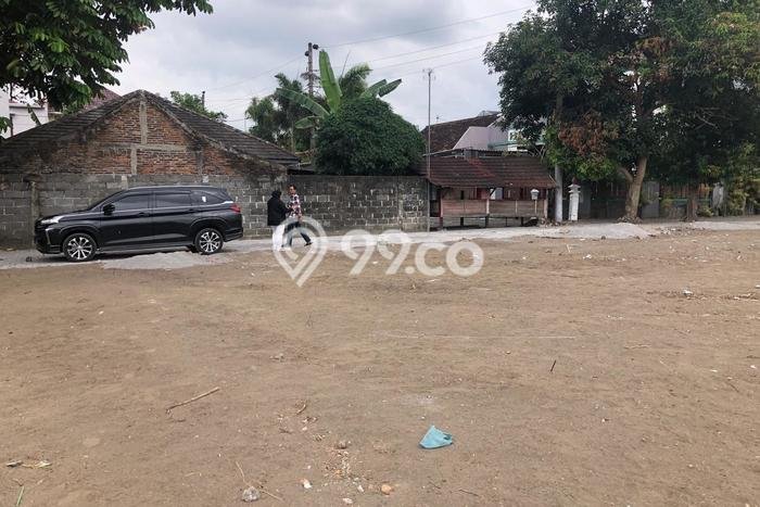 Tanah Kawasan Bisnis Kawasan Sleman, Luas 183m², Cocok untuk Pengembangan Tanah Kawasan Bisnis Kawasan Sleman, Luas 183m², Cocok untuk Pengembangan
