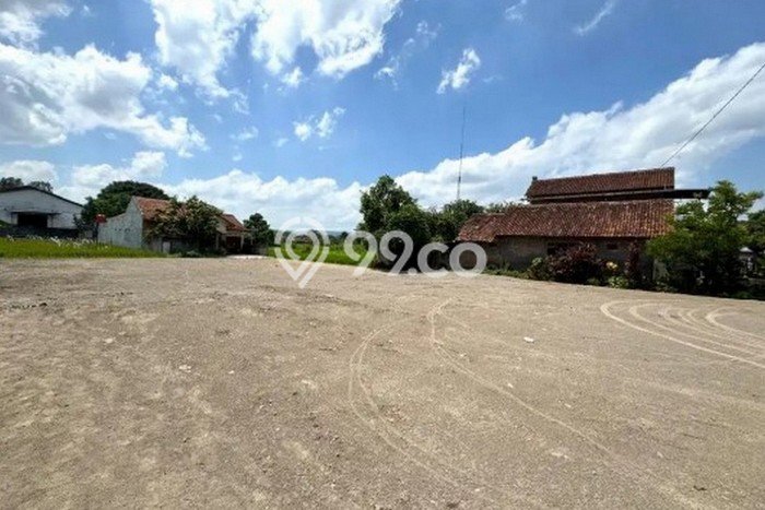 Tanah Kosong Dijual di Sleman dengan Area 144m2 Tanah Kosong Dijual di Sleman dengan Area 144m2