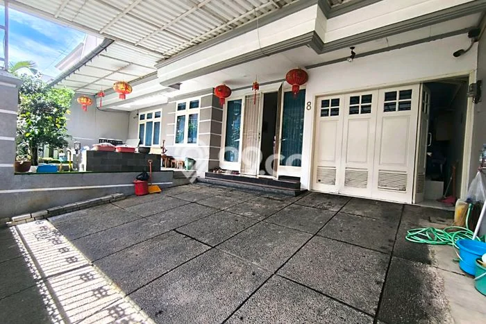 For Sale! Luxury House LT 280m2 Desain Modern di Pajajaran For Sale! Luxury House LT 280m2 Desain Modern di Pajajaran