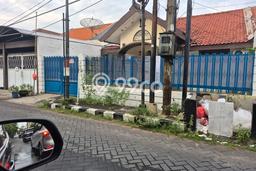 Disewakan! Rumah 3 Kamar Tidur &
3 Kamar Mandi di hr muhammad, Surabaya Disewakan! Rumah 3 Kamar Tidur &
3 Kamar Mandi di hr muhammad, Surabaya