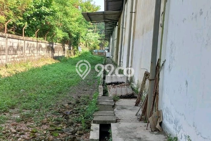 Unit Gudang Dijual di Rungkut Surabaya Luas Bangunan 6000m2 Unit Gudang Dijual di Rungkut Surabaya Luas Bangunan 6000m2