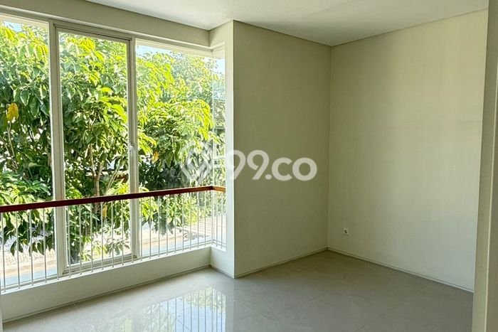 Disewakan! Rumah 3 Kamar Tidur &
2 Kamar Mandi di Citraland, Surabaya Disewakan! Rumah 3 Kamar Tidur &
2 Kamar Mandi di Citraland, Surabaya