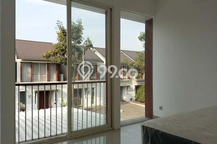 LOKASI PREMIUM! Rumah di Kebraon, 2 KT, Area Tenang, LT 102m2m² LB 67m2m² LOKASI PREMIUM! Rumah di Kebraon, 2 KT, Area Tenang, LT 102m2m² LB 67m2m²