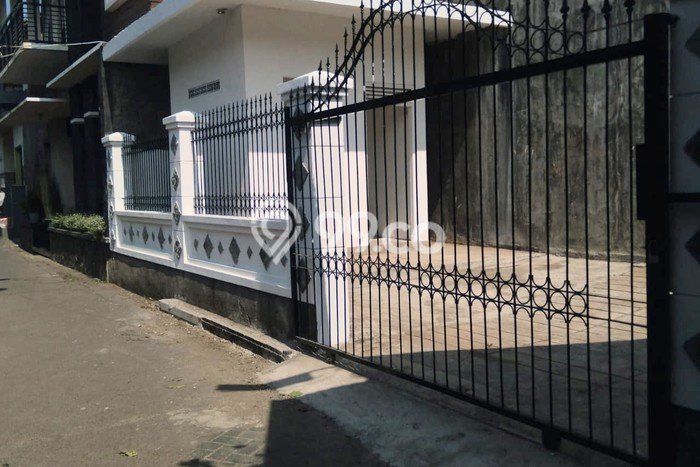 Area Ramai! Komersial Dijual di Pandaan untuk Bisnis Luas Bangunan 1200m2 Area Ramai! Komersial Dijual di Pandaan untuk Bisnis Luas Bangunan 1200m2