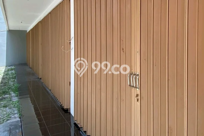Ruko Dijual di Surabaya LT 108m2 & LB 225m2 Lokasi Terbaik! Ruko Dijual di Surabaya LT 108m2 & LB 225m2 Lokasi Terbaik!