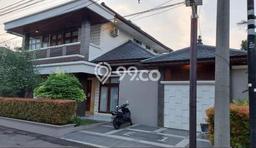For Sale! Premium House LT 878m2 Desain Elegan di Kemang For Sale! Premium House LT 878m2 Desain Elegan di Kemang