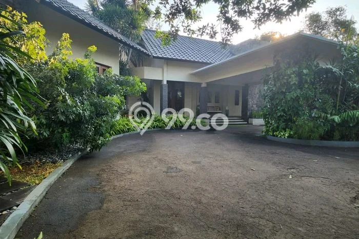 Hunian Minimalis dengan LT 1925m2 & LB 850m2 Disewakan di Cipete Hunian Minimalis dengan LT 1925m2 & LB 850m2 Disewakan di Cipete