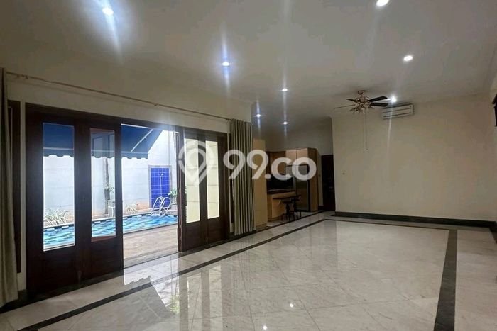 Rumah Modern Dikontrakkan di Kebayoran Baru Jakarta Selatan Lokasi Sangat Strategis Rumah Modern Dikontrakkan di Kebayoran Baru Jakarta Selatan Lokasi Sangat Strategis