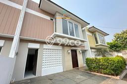 Rumah di Pesanggrahan, 4 KT, Pemandangan Indah, Luas 200m2m² LB 245m2m² Rumah di Pesanggrahan, 4 KT, Pemandangan Indah, Luas 200m2m² LB 245m2m²