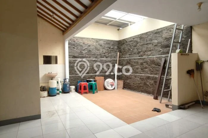 Rumah Modern 2 KT LT 120m2 di Taman Kopo Indah Rumah Modern 2 KT LT 120m2 di Taman Kopo Indah
