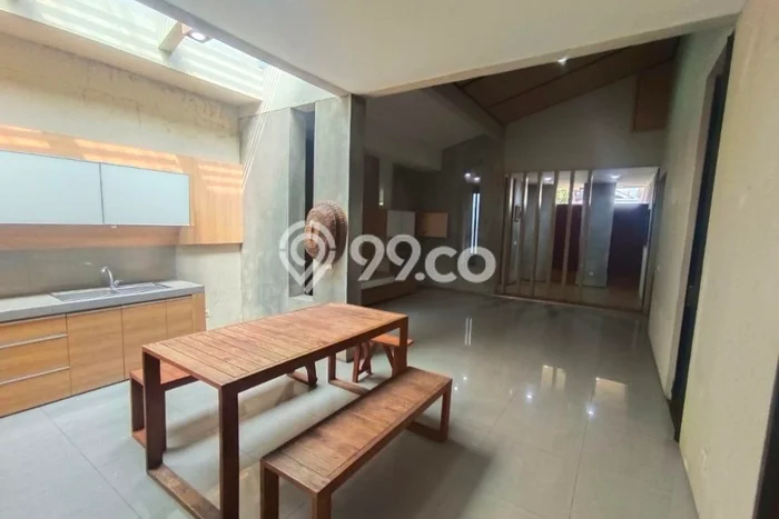 Lokasi strategis! Rumah siap pakai dikontrakkan di Bojongloa Kidul LB 150m2 Lokasi strategis! Rumah siap pakai dikontrakkan di Bojongloa Kidul LB 150m2