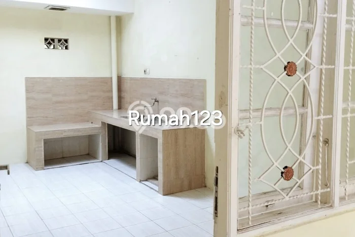 Lokasi strategis! Rumah siap pakai dikontrakkan di Cakung LB 45m2 Lokasi strategis! Rumah siap pakai dikontrakkan di Cakung LB 45m2