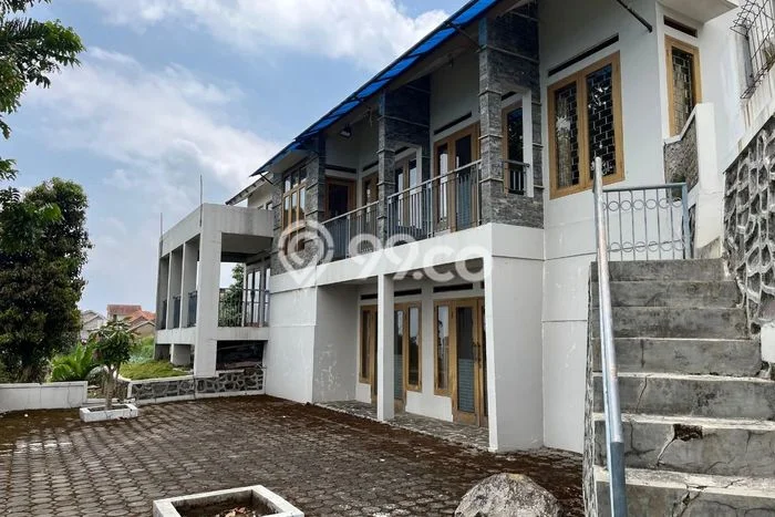 Investasi Menjanjikan! Vila Kawasan Ciwidey, Area 3700m2m², Dekat ke Fasilitas Umum Investasi Menjanjikan! Vila Kawasan Ciwidey, Area 3700m2m², Dekat ke Fasilitas Umum