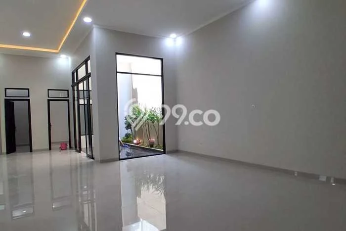 Dijual Rumah Luas Elegan Dengan View Eksklusif di Halmahera, Semarang Dijual Rumah Luas Elegan Dengan View Eksklusif di Halmahera, Semarang