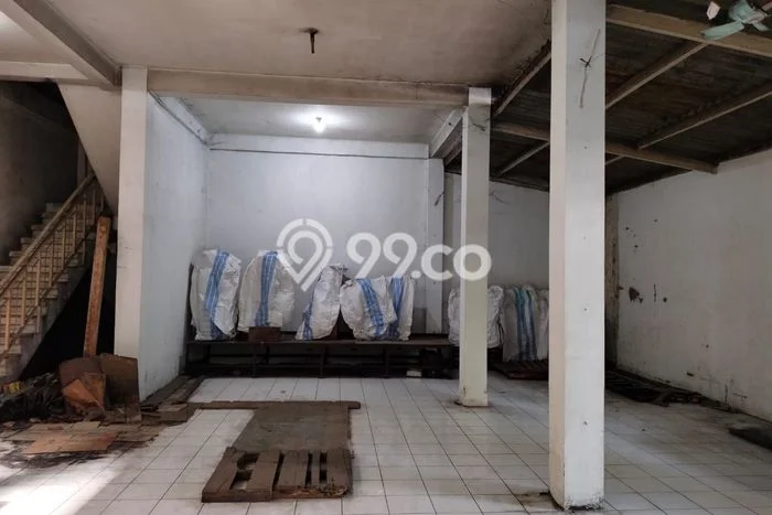 Disewakan Ruko di Kawasan Ramai Moch Toha Luas 266m2 Disewakan Ruko di Kawasan Ramai Moch Toha Luas 266m2