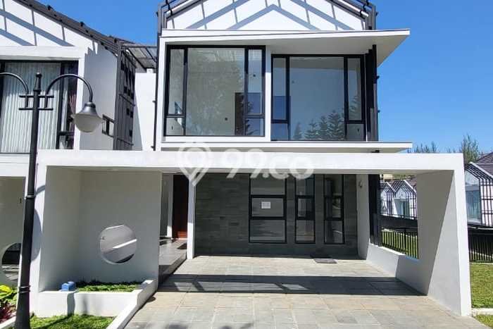 For Sale! Luxury House LT 236m2 Desain Elegan di Pondok Hijau For Sale! Luxury House LT 236m2 Desain Elegan di Pondok Hijau